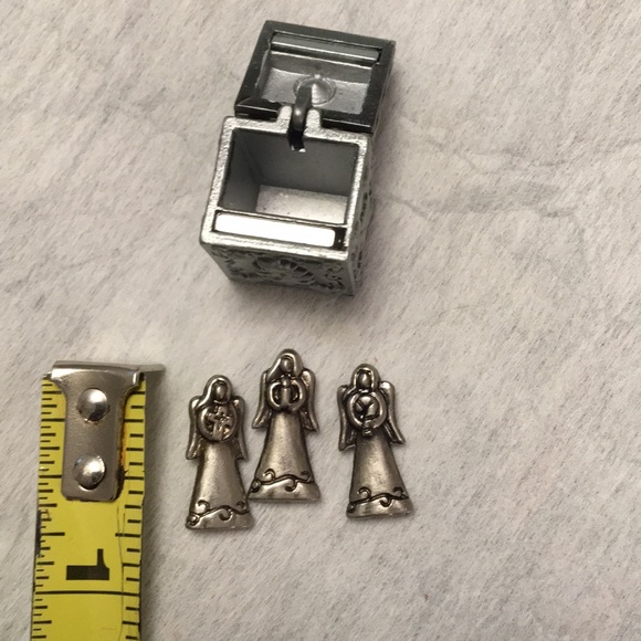 NWOT Metal Prayer Box Charm with Three Metal Angels Christmas Religious - Picture 7 of 14